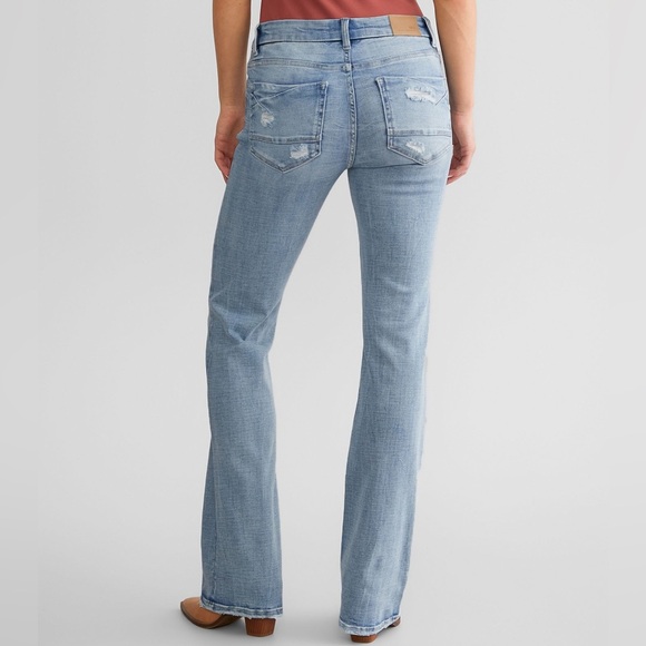 BKE Light Blue Women’s Universal Fit Mid Rise Bootcut Jeans - size 31x29 1/2 - Picture 12 of 12